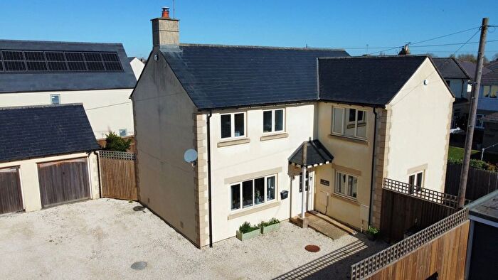 4 Bedroom Detached House For Sale In The Leaze, South Cerney, Cirencester, Gloucestershire, GL7