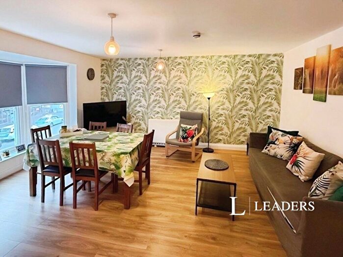 2 Bedroom House To Rent In East Street, BN1