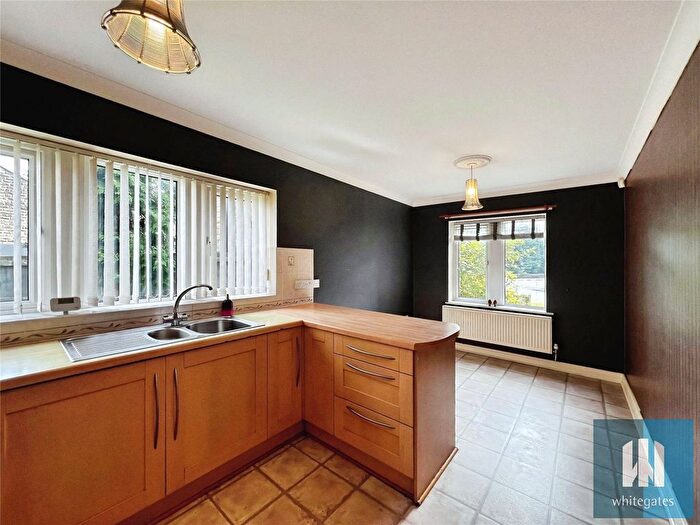 4 Bedroom Detached House For Sale In Bryndlee Court, Holmfirth, HD9