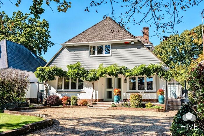 4 Bedroom Detached House For Sale In Chine Walk, West Parley, Ferndown, BH22