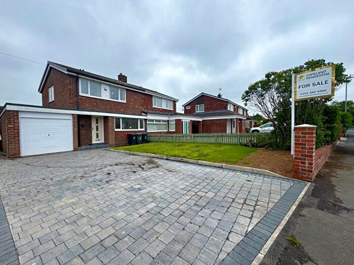 3 Bedroom Semi Detached House For Sale In Coldstream, Ouston, DH2