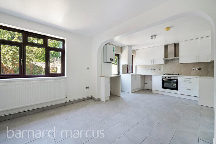 5 Bedroom House To Rent In Queen Street, London, N17
