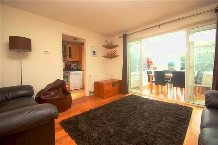 2 Bedroom Flat To Rent In Queens Road, Flat, Wimbledon, SW19