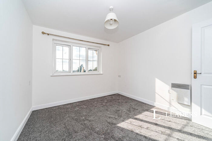 2 Bedroom Flat To Rent In Henley Road, Bedford, Bedfordshire, MK40
