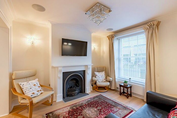 3 Bedroom Property To Rent In Gillingham Street, Victoria SW1V