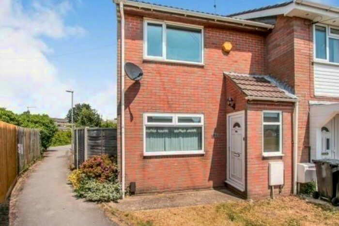2 Bedroom Property To Rent In Ballam Close, Poole BH16