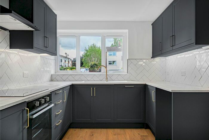 2 Bedroom Maisonette To Rent In Hill House Close, Church Hill, London, N21