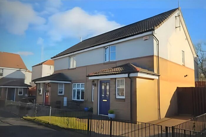 2 Bedroom Semi-Detached House To Rent In Whitworth Gate, Glasgow, G20