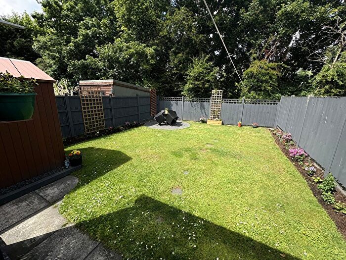 3 Bedroom Semi-Detached House For Sale In Grantham Avenue, Broughton Astley, Leicester, LE9