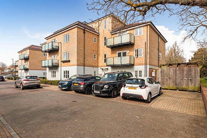 2 Bedroom Flat For Sale In Talehangers Close, Bexleyheath, DA6