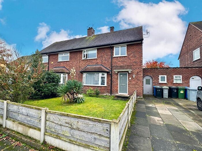 3 Bedroom Property For Sale In The Mount, Hale Barns, Altrincham, WA15