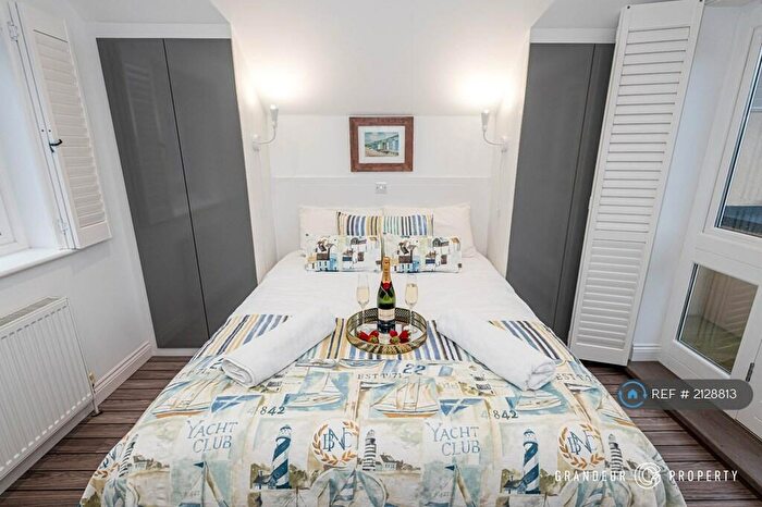 3 Bedroom Detached House To Rent In Temple Court, Bournemouth, SO41