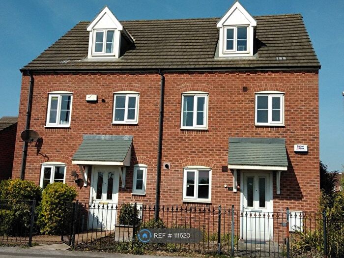 3 Bedroom Semi-Detached House To Rent In Longthorpe Lane, Thorpe, Wakefield, WF3
