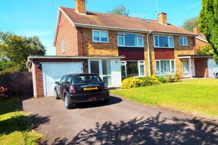 3 Bedroom Property To Rent In Freemans Close, Leamington Spa, CV32
