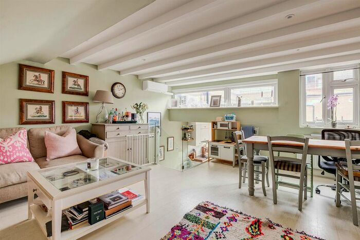 3 Bedroom Flat To Rent In Pegasus Place, Ackmar Road, London, SW6