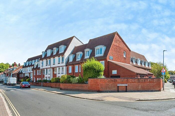 1 Bedroom Flat For Sale In Green Road, Southsea, Hampshire, PO5