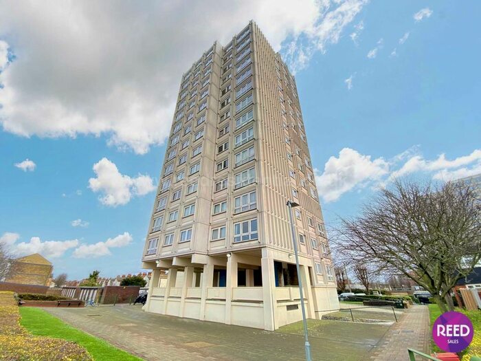 1 Bedroom Flat To Rent In Salisbury Avenue, Westcliff On Sea, SS0