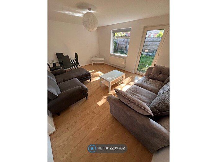 2 Bedroom Flat To Rent In Malthouse Way, Penwortham, Preston, PR1