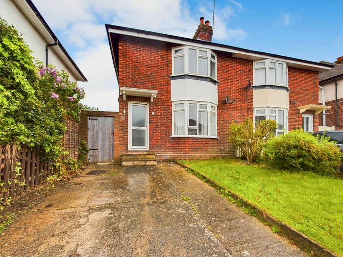 3 Bedroom Semi-Detached House To Rent In Bethune Road, Horsham, RH13