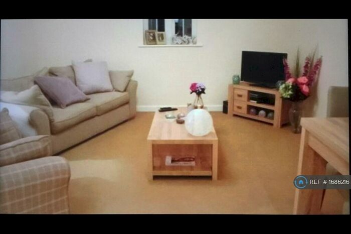 2 Bedroom Flat To Rent In Magor, Caldicot, NP26