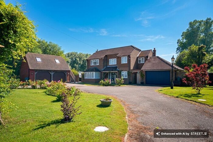 4 Bedroom Detached House For Sale In Ashford Road, New Romney, TN28