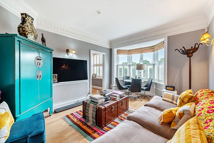 2 Bedroom Flat To Rent In Russell Road, Shepperton, TW17