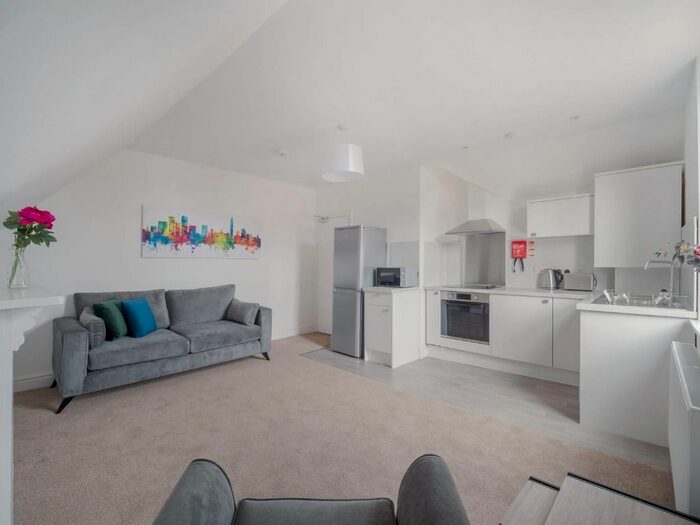 2 Bedroom Flat To Rent In Holly Road, Edgbaston, Birmingham, B16