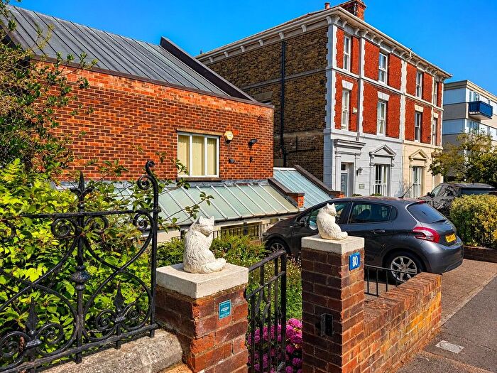 4 Bedroom Detached House For Sale In St. Margarets Street, Rochester, ME1