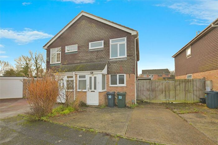 2 Bedroom Detached House For Sale In Green Lane, Ashford, Kent, TN23
