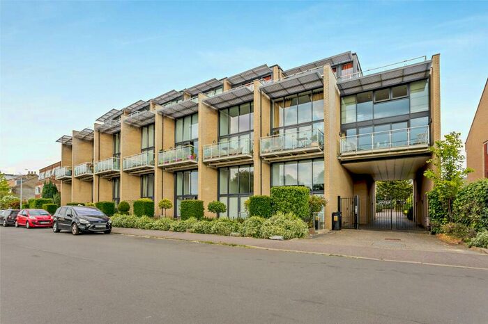 2 Bedroom Apartment To Rent In Riverside, Cambridge, Cambridgeshire, CB5