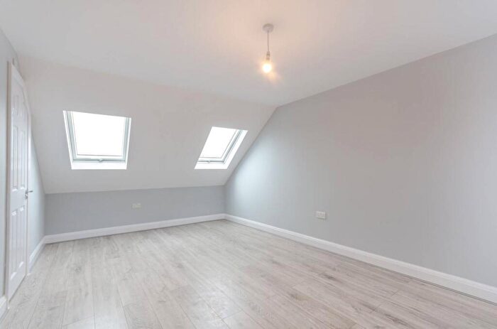3 Bedroom Flat To Rent In Constance Road, Sutton, SM1
