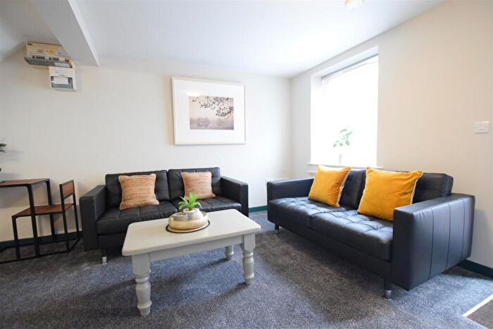 1 Bedroom Flat To Rent In Newland Street West - Student Apartment - /, LN1