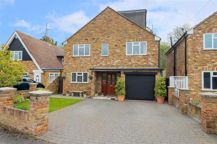 5 Bedroom Detached House For Sale In Stedman Close, Ickenham, UB10