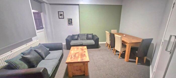 10 Bedroom Apartment To Rent In Alfreton Road, Nottingham, Nottinghamshire, NG7