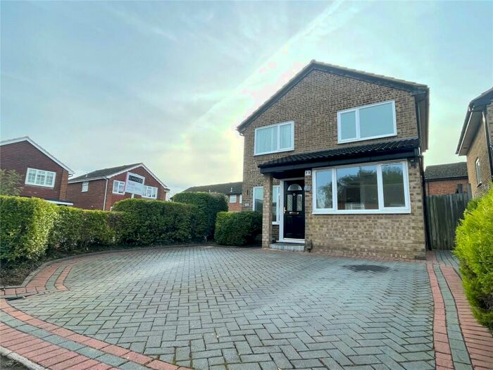 4 Bedroom Detached House To Rent In Spencer Way, Redhill, Surrey, RH1