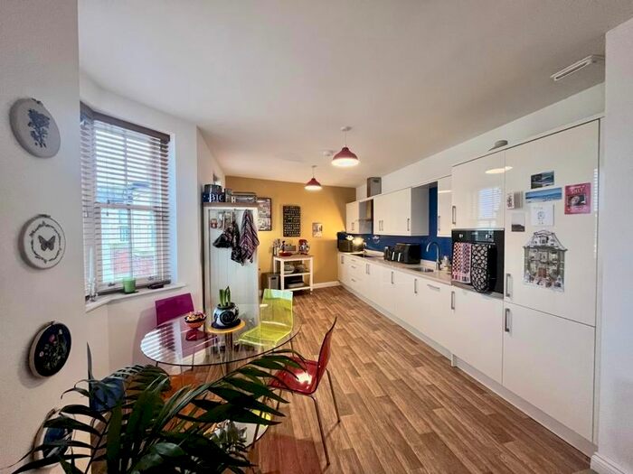 3 Bedroom Flat To Rent In John Street, Cullercoats, North Shields, NE30