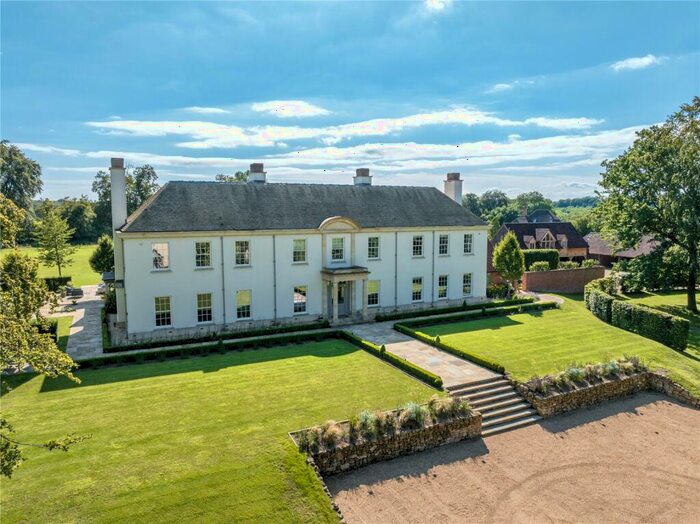 4 Bedroom Detached House For Sale In Swaines Hill, Alton, Hampshire, GU34