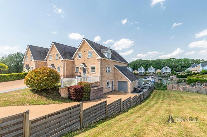 4 Bedroom House For Sale In Waters Edge, Wansford, PE8