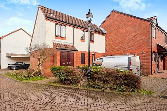 2 Bedroom Semi-Detached House To Rent In Commodore Croft, Hull, HU1