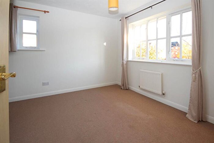 1 Bedroom Terraced House To Rent In Blackthorn, CB4