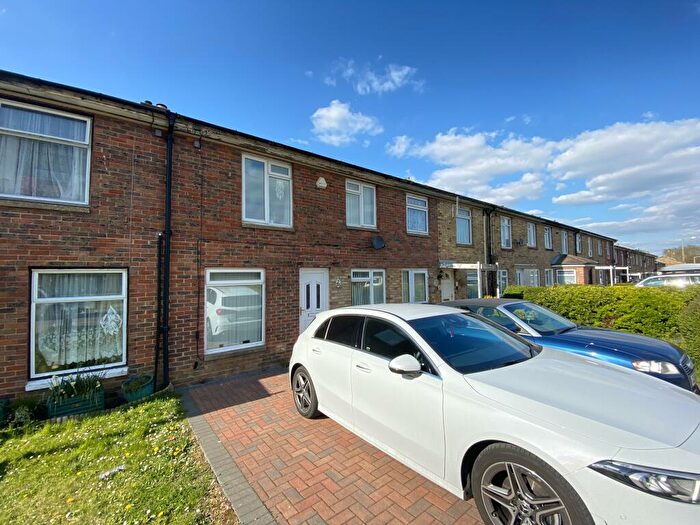 3 Bedroom House To Rent In Hollyfield, Harlow, CM19
