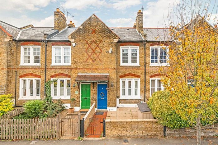 3 Bedroom Property To Rent In Gladstone Road, Wimbledon, SW19