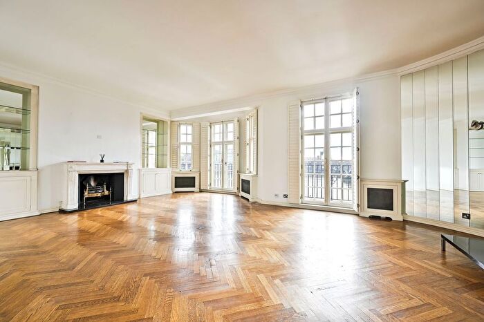 3 Bedroom Flat For Sale In Cheyne Walk, Chelsea, London, SW3