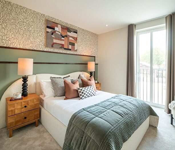 3 Bedroom Mews For Sale In Woodhill, Woolwich, SE18
