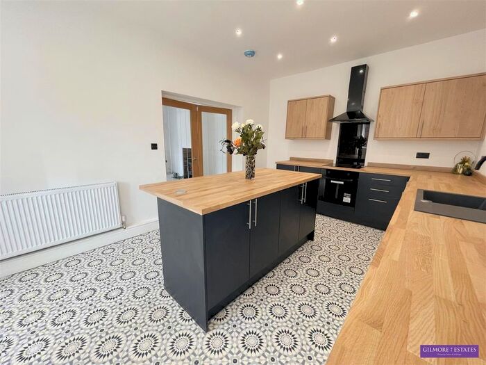 4 Bedroom Semi-Detached House To Rent In Greenside, Ryton, NE40