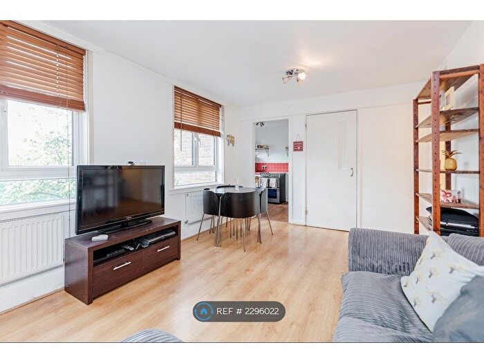 1 Bedroom Flat To Rent In Foxley Square, London, SW9