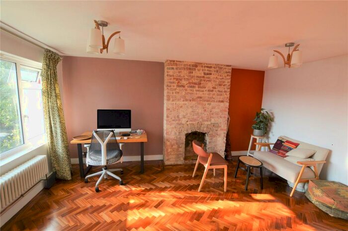 2 Bedroom Maisonette To Rent In Sylvan Road, London, SE19