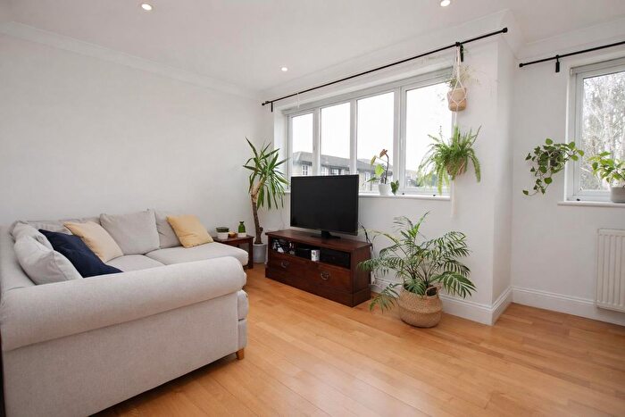 1 Bedroom Flat For Sale In Nuland Court, Drayton Road, Borehamwood, WD6