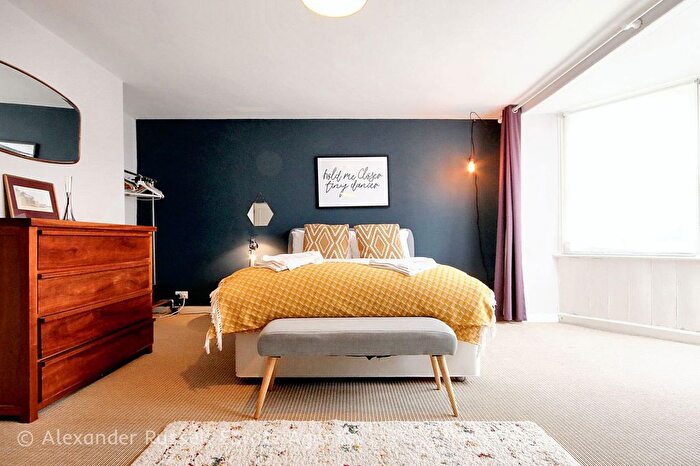 2 Bedroom Flat For Sale In Albion Hill, Ramsgate, CT11