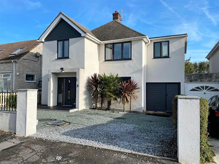 4 Bedroom Detached House For Sale In Moorside Avenue, Weymouth, DT4